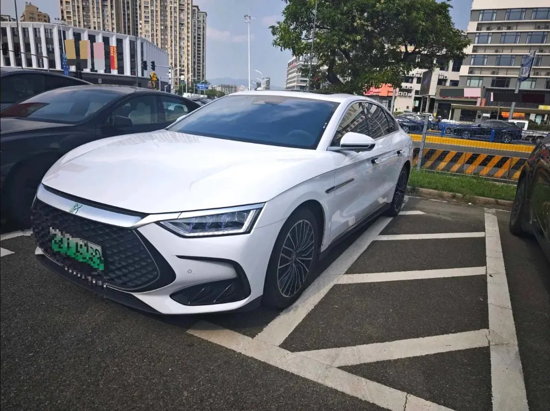 BYD Han 2022 — фото 1 из 5