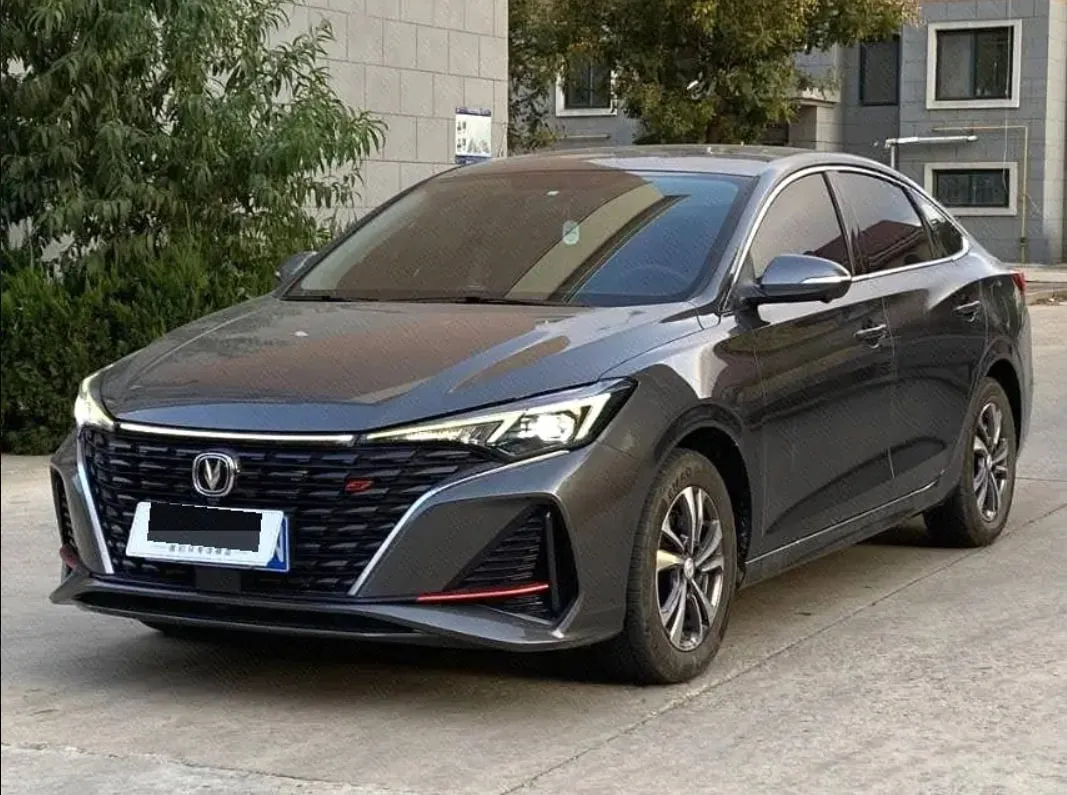 Changan EADO 2023 — фото 1 из 5