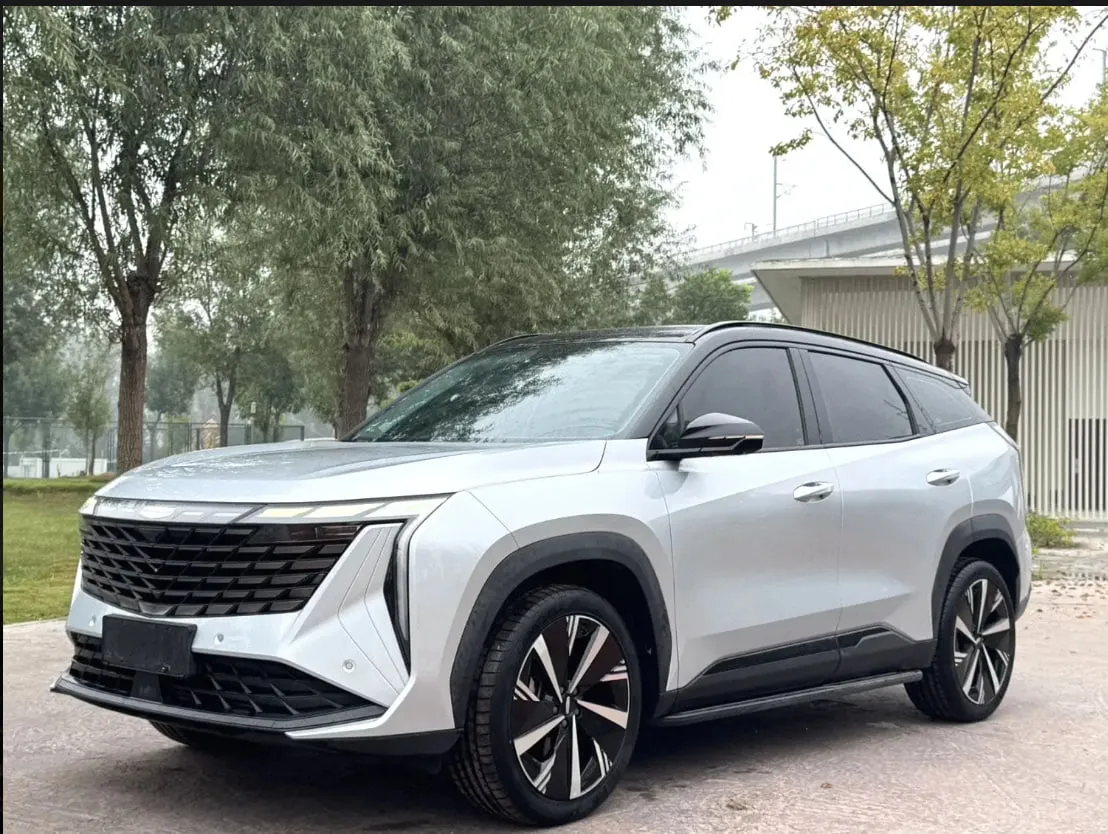 Geely Boyue L 2022 — фото 1 из 5