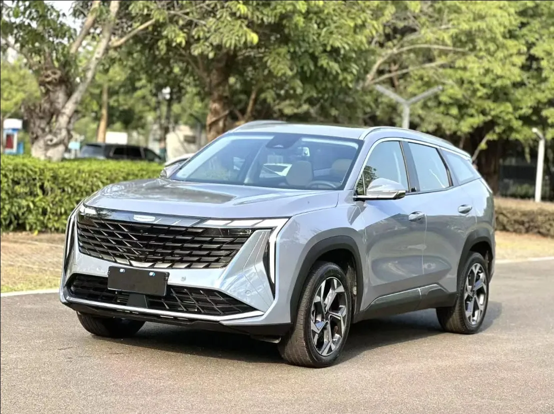 Geely Boyue L 2023 — фото 1 из 5