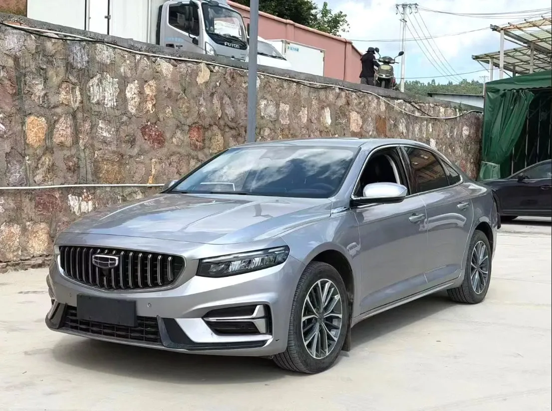 Geely Preface 2023 — фото 1 из 5