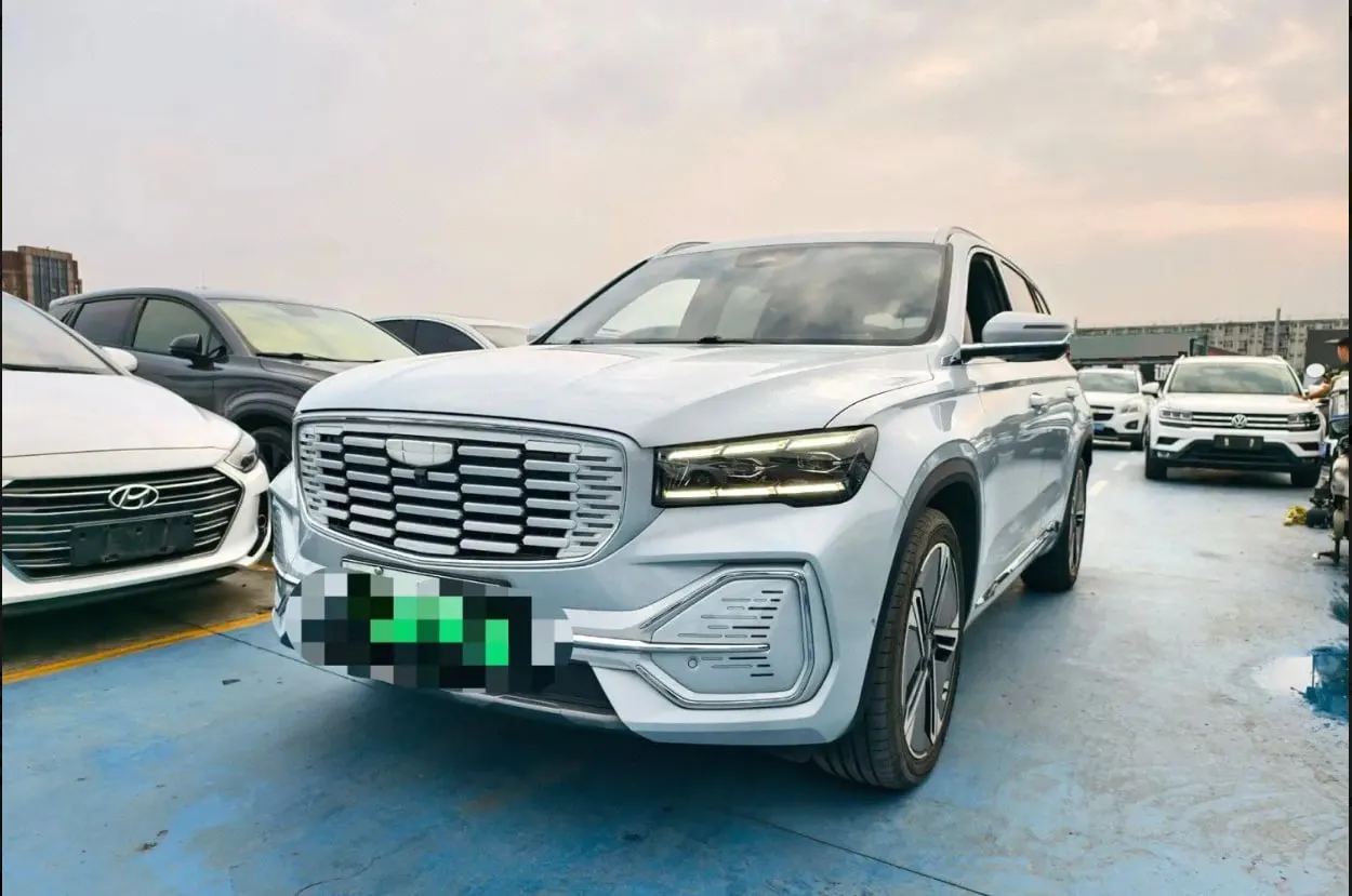 Geely Xingyue L 2022 — фото 1 из 5