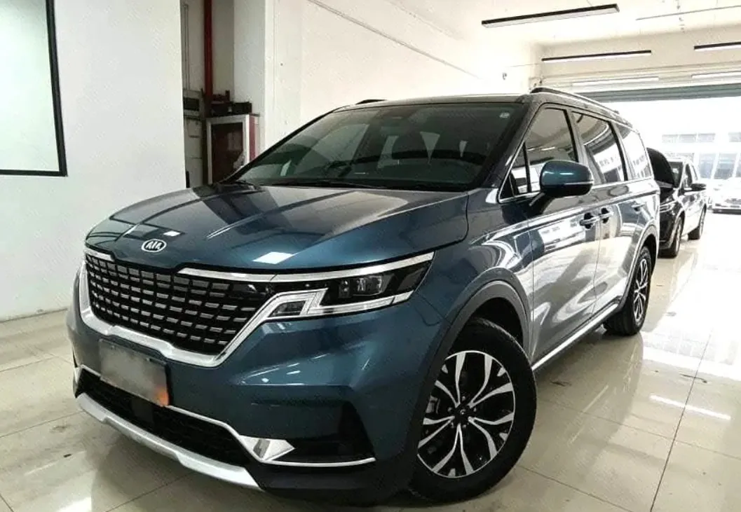Kia Carnival 2021 — фото 1 из 5