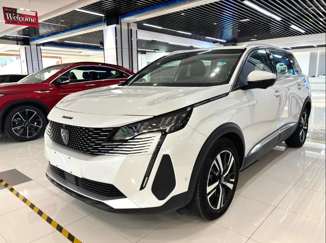 Peugeot 5008 2022 — фото 1 из 5