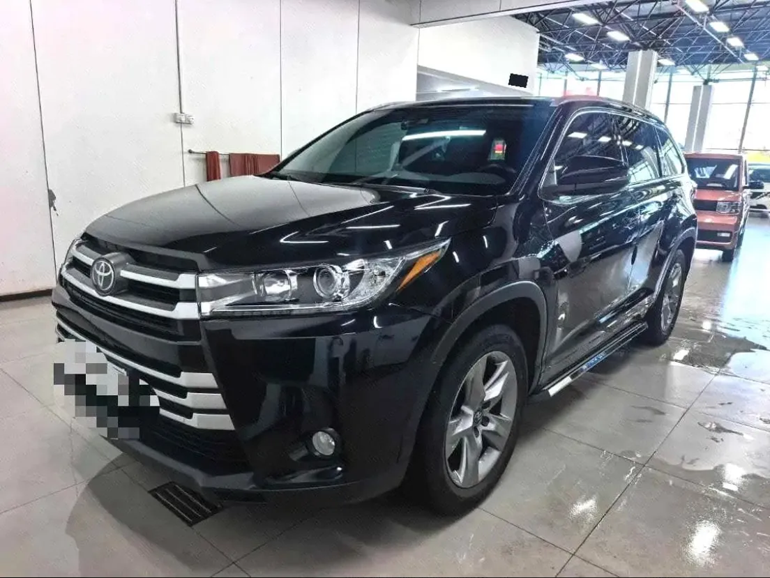 Toyota Highlander 2021 — фото 1 из 5
